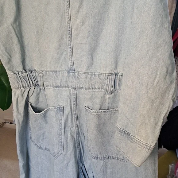 Universal Thread Light Blue Denim Utility Jumpsuit 10 Inseam 30" - Picture 6 of 7
